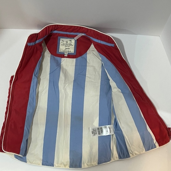 JOULES Kid's Quilted Vest in Red with Blue/white lining - Picture 3 of 5